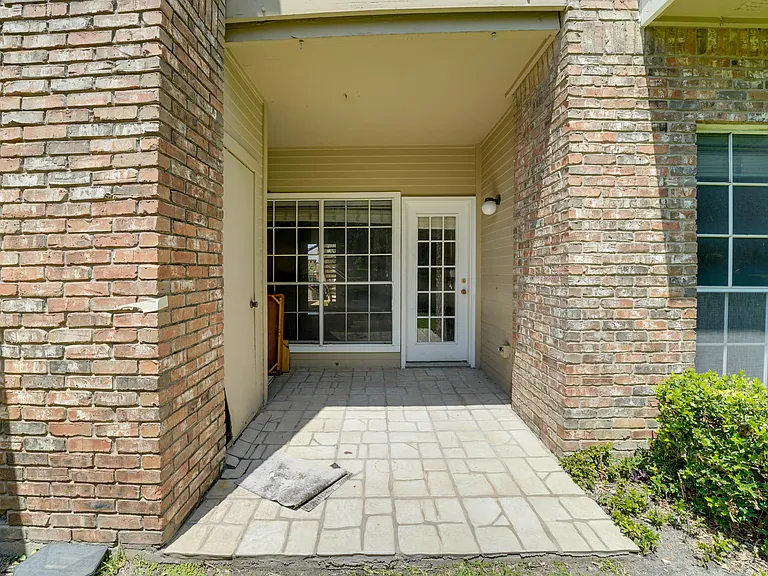3550 Country Square Dr #409 — Photo 16