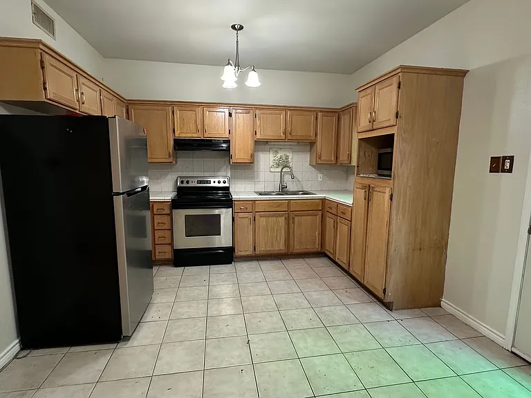 8416 Springfield Ave #7 — Photo 4