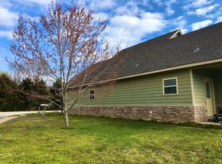 3201 W Old Farmington Rd, Fayetteville, AR 72704