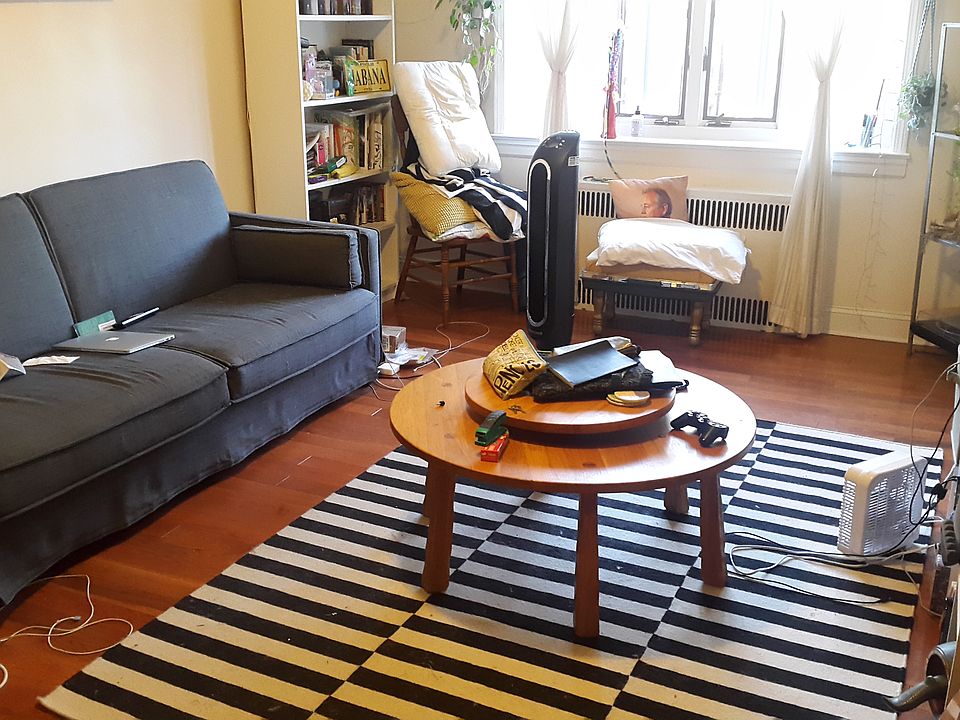2nd image of 3328 12th Ave #2