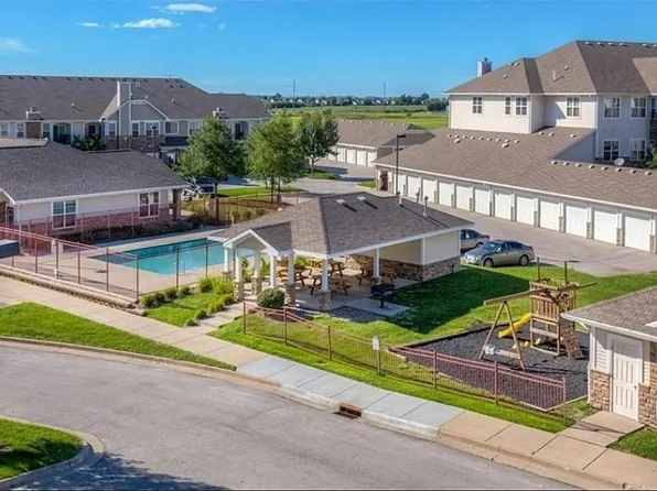 1329 SE University Ave Unit 106, Waukee, IA 50263