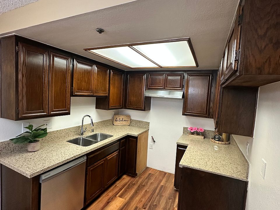 Kitchen with/Dishwasher & Rangehood. Applience package is available.