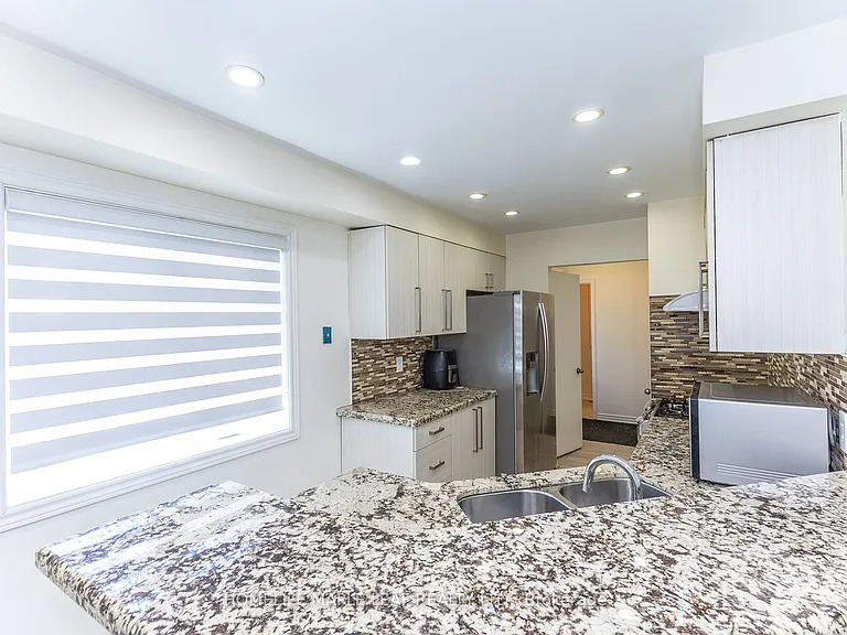 45 Bristol Rd E #10 — Photo 12