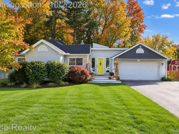1870 Orchid St, Waterford, MI 48328
