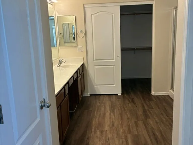802 S 112th Ave — Photo 21