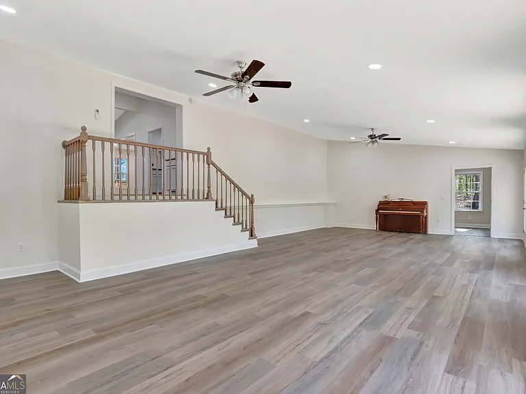 140 Mary Freeman Rd — Photo 46