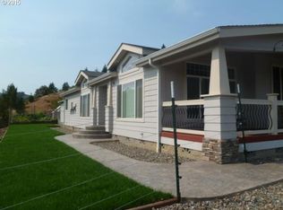 265 Raleigh Dr, Winston, OR 97496