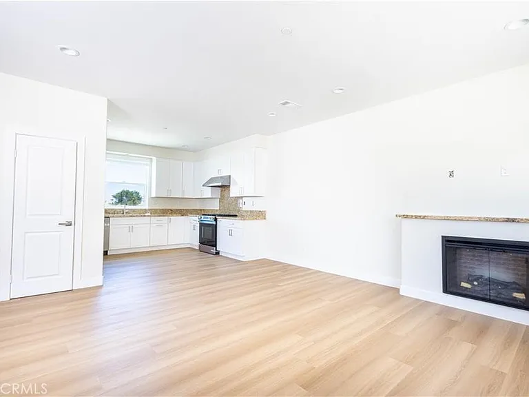 1042 San Juan St — Photo 5