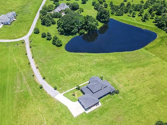 3rd image of 5167 Thompson Cove Dr