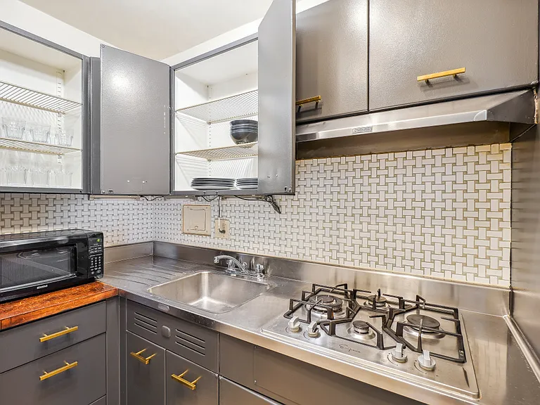 2401 H St NW #903 — Photo 2