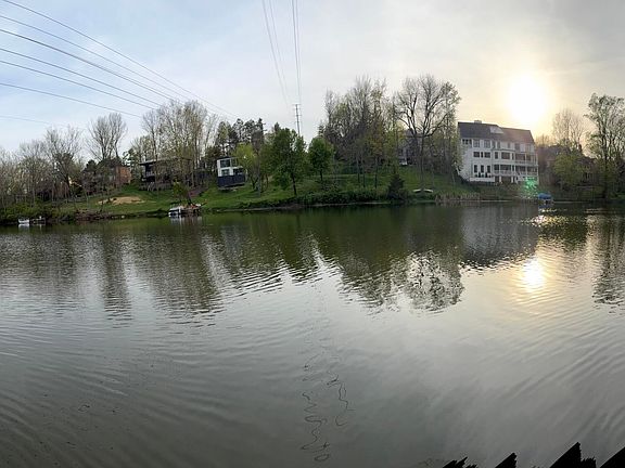 5th image of 2044 Manor Dr