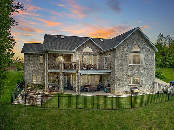 3rd image of 113 Pebble Beach Dr