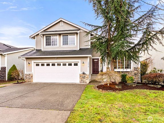 2nd image of 10018 Cascadian Avenue SE