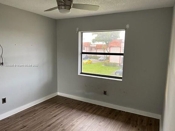 5th image of 20905 NE 8th Ct APT 203-36