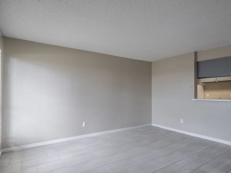 Albion Apartments — Photo 11
