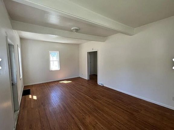 3rd image of 1465 Barclay St