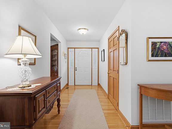 5th image of 11600 Farm Dr