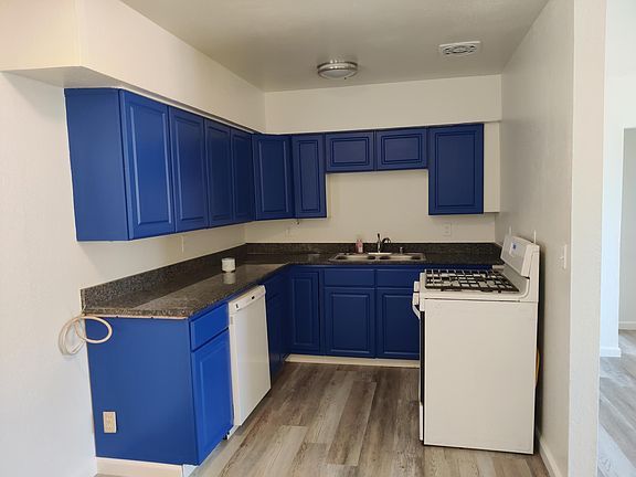 4th image of 2620 52nd Ave