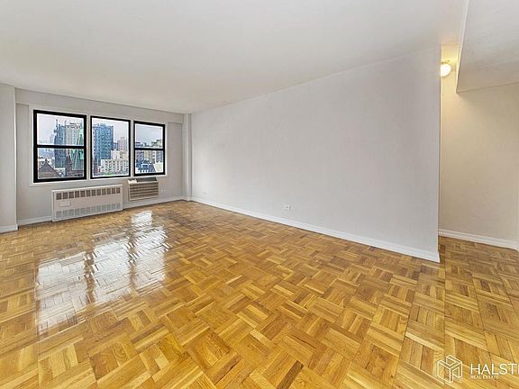 3rd image of 200 E 15th St APT 16L
