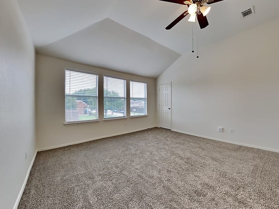 1st image of 10424 Steinbeck Dr