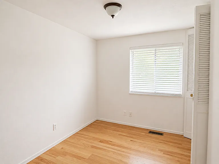 222 Schilling St — Photo 13