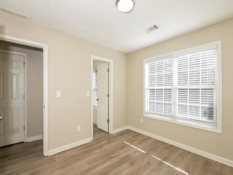 2152 Glen Hope Ln — Photo 14