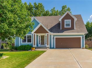 20357 W 220th Ter, Spring Hill, KS 66083