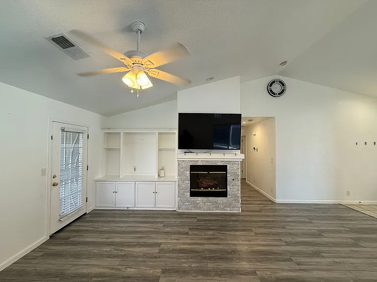 1501 Shiprock Ct — Photo 9