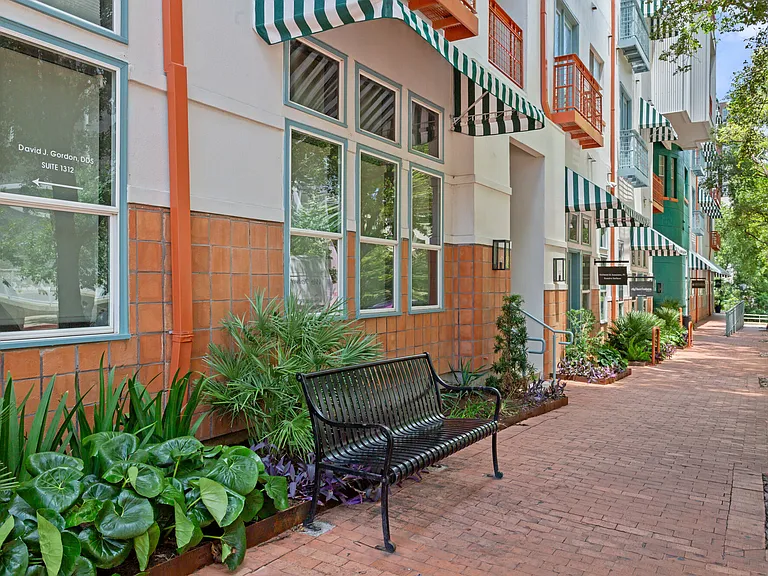 Elle West Ave — Photo 32