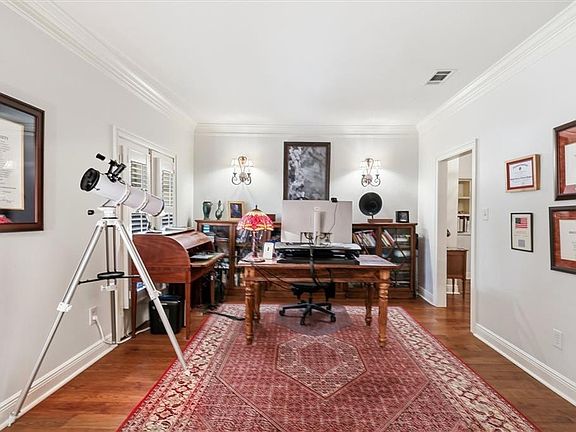 3rd image of 745 Bocage Ln