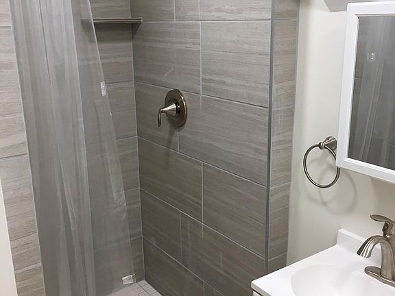 4th image of 676 S 800 E