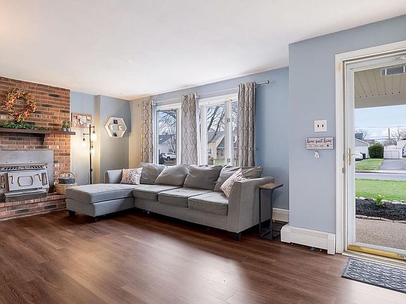 5th image of 437 Newton Rd