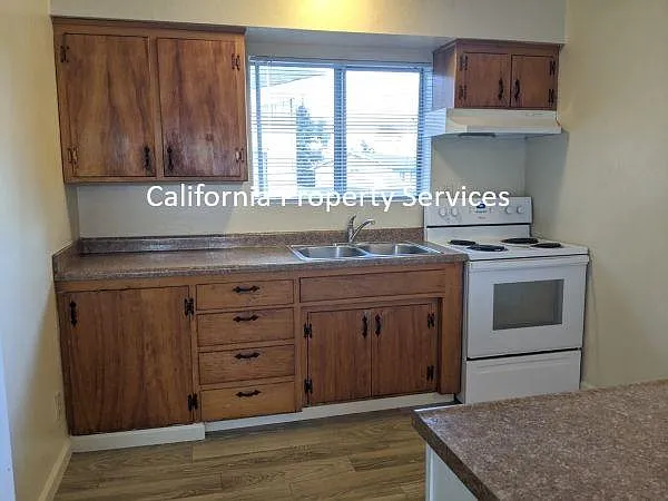 826 Front St #4 — Photo 4