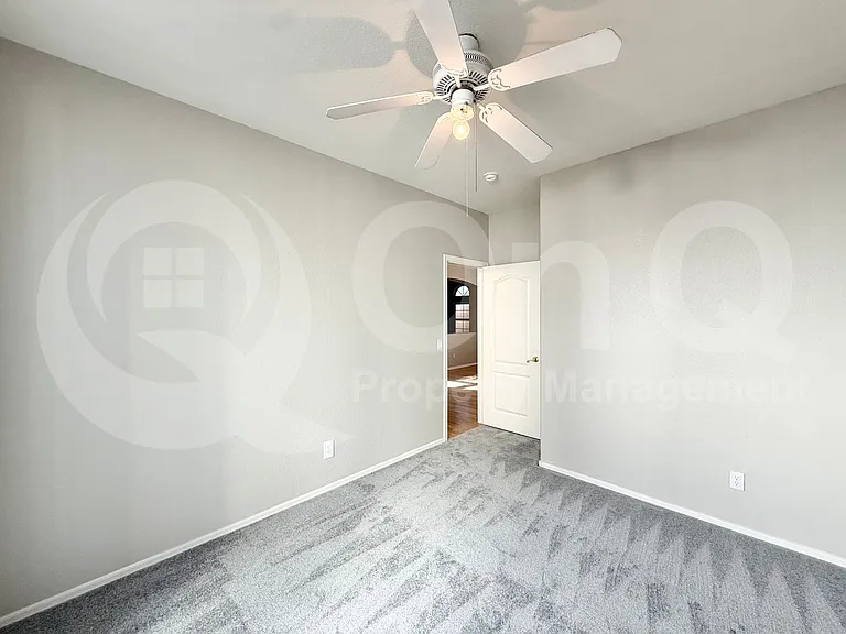 5310 E Hilton Ave — Photo 23