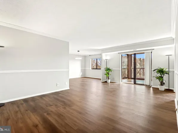 5901 Mount Eagle Dr APT 716, Alexandria, VA 22303