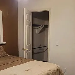 Room for Rent in a Safe House — Photo 2