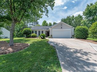 2511 Coatsdale Ln, Matthews, NC 28104