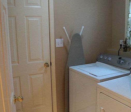 5th image of 10107 Alexia Dr