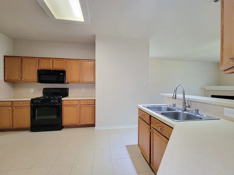 19330 Harvest Stream Way — Photo 16