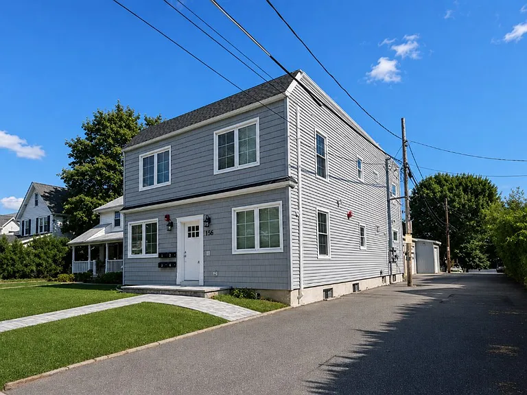 156 Jefferson Ave #1 — Photo 2