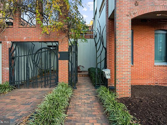 2nd image of 901 26th St NW
