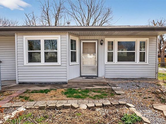 4th image of 630 Charles St