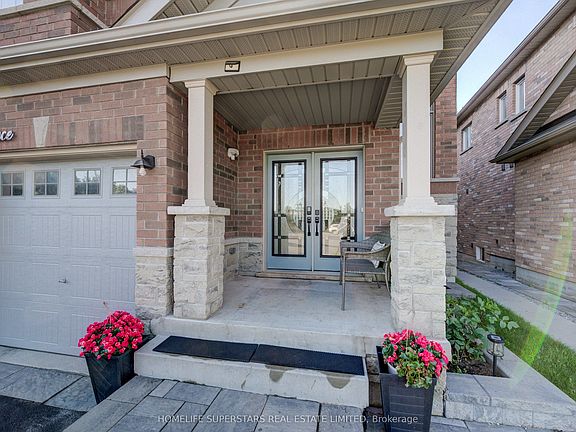3rd image of 27 Upperview Pl