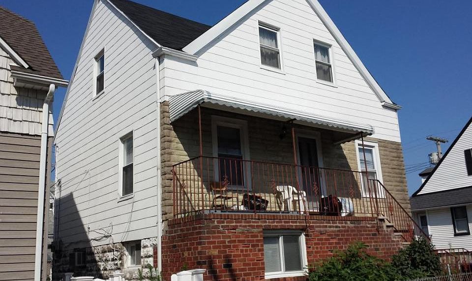 2nd image of 102 Ebony Ct