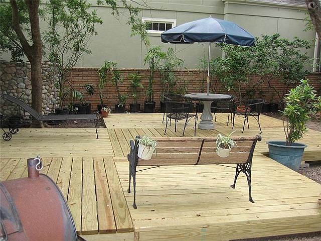 1st image of 2240 Mimosa Dr APT 2