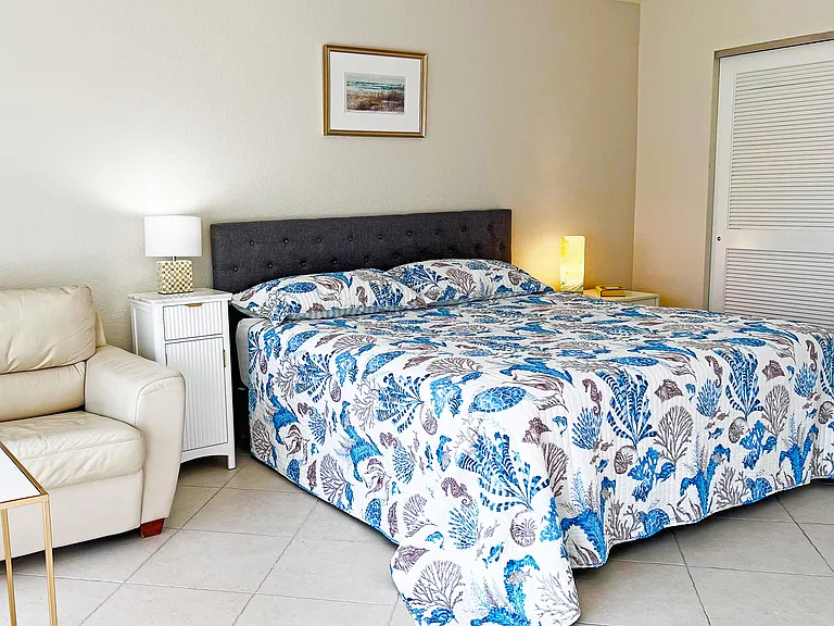 3541 NE Ocean Blvd #4 — Photo 37