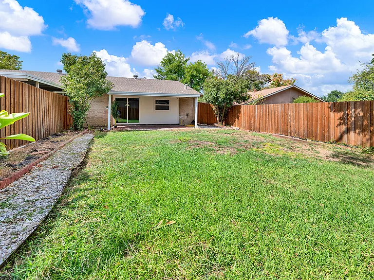 1906 Haymeadow — Photo 16