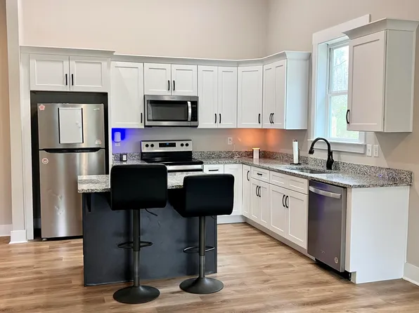 47 Langley Dr, La Fayette, GA 30728