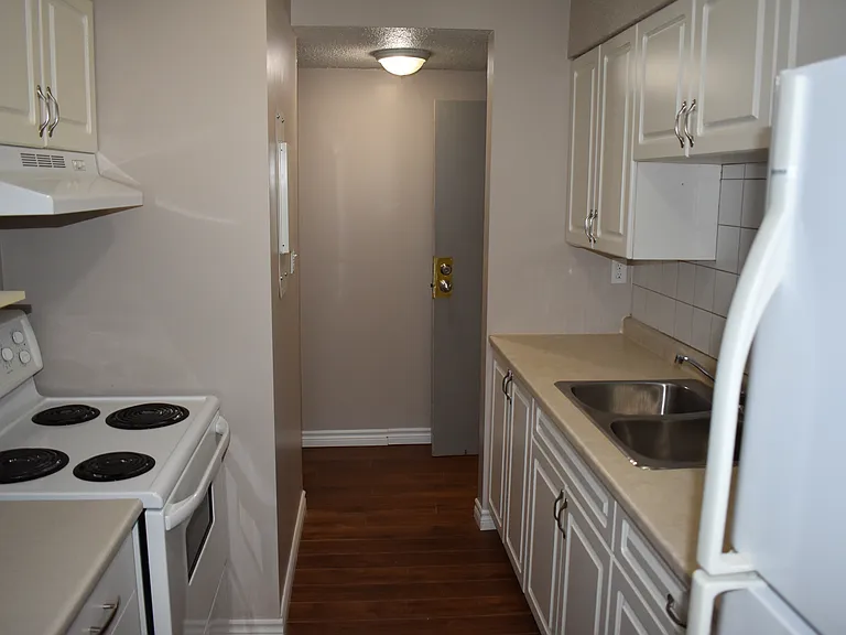 171 Willow Ave — Photo 12