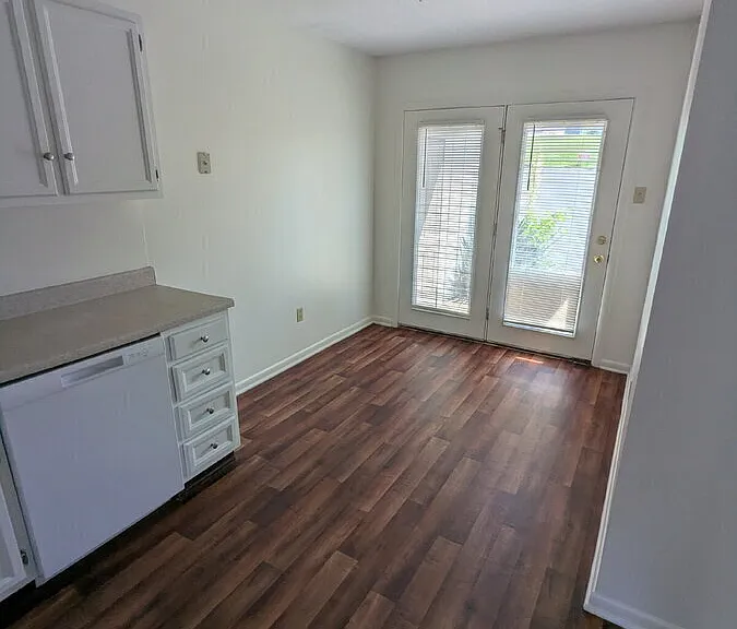 12 Holly Ct #C — Photo 5
